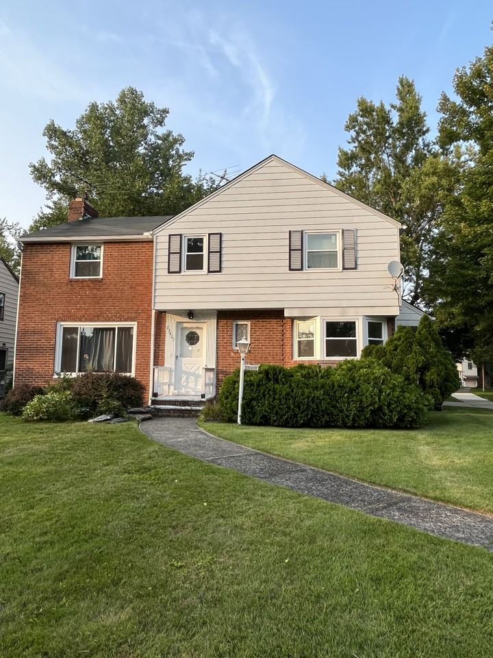 23407 Beachwood Blvd #NA - Photo 2 of 3