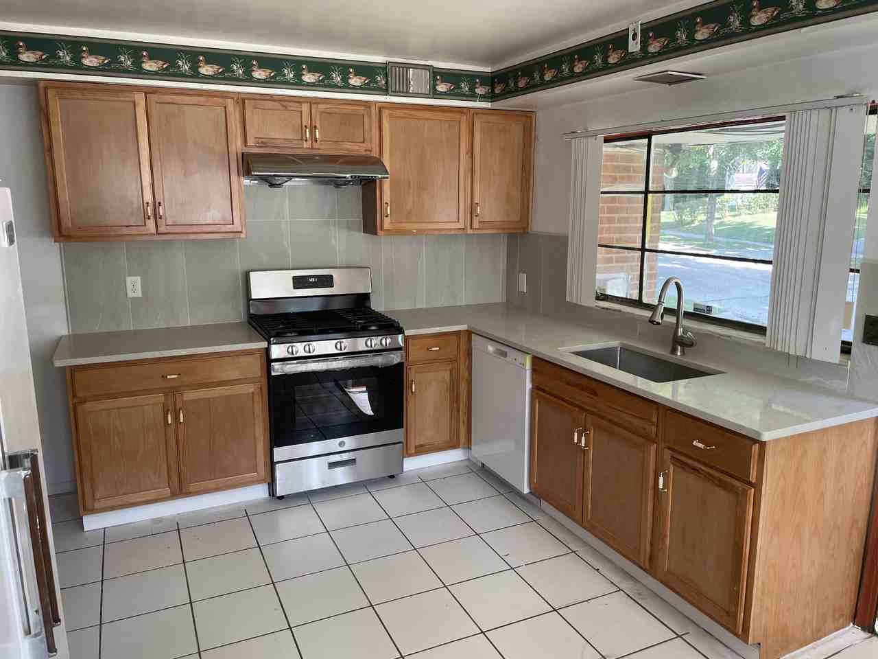 23407 Beachwood Blvd #NA - Photo 3 of 3