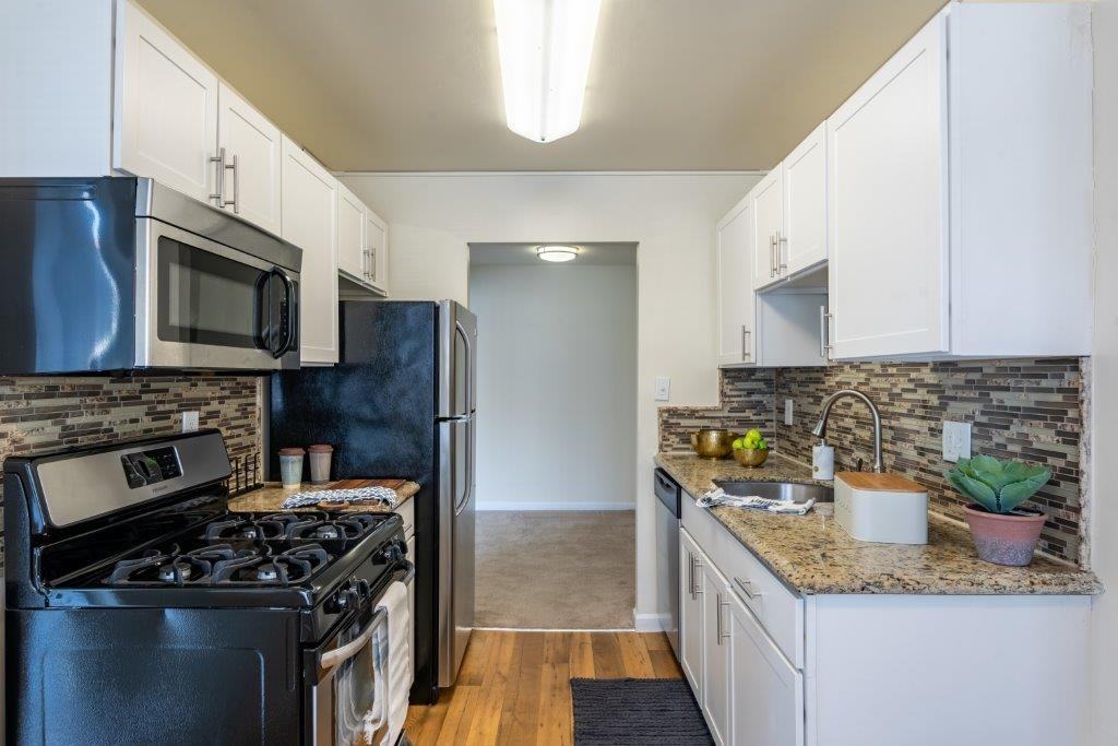 Chesapeake Glen Apartment Homes - Photo 3 of 27