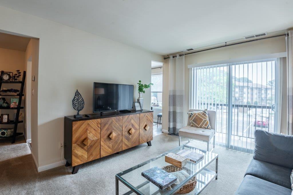 Chesapeake Glen Apartment Homes - Photo 5 of 27