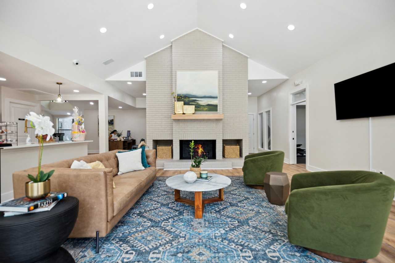 Wendover River Oaks - Photo 2 of 56