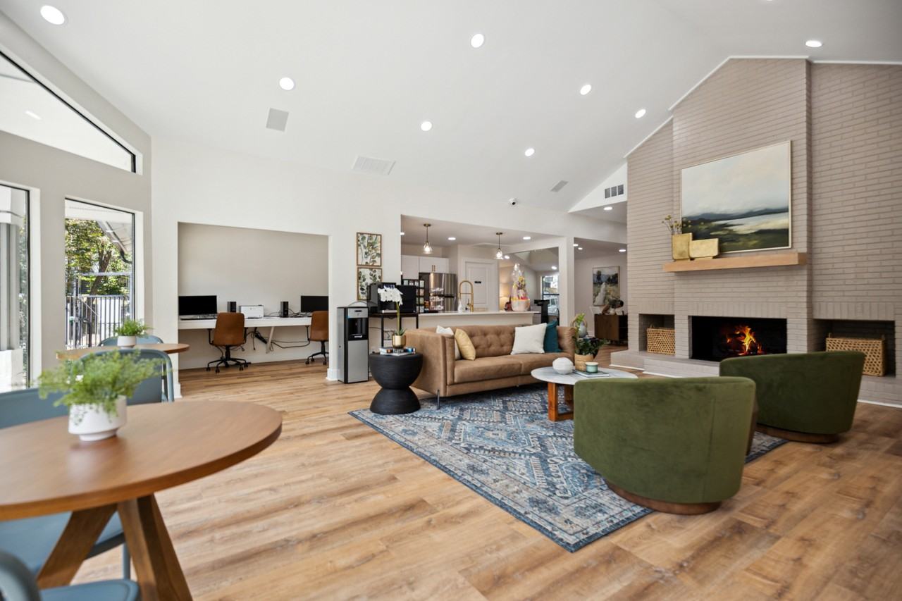 Wendover River Oaks - Photo 4 of 56