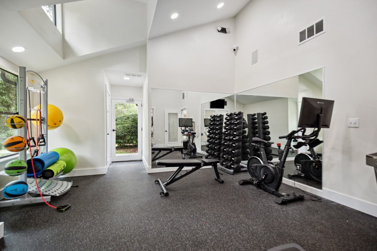 Wendover River Oaks - Photo 6 of 56