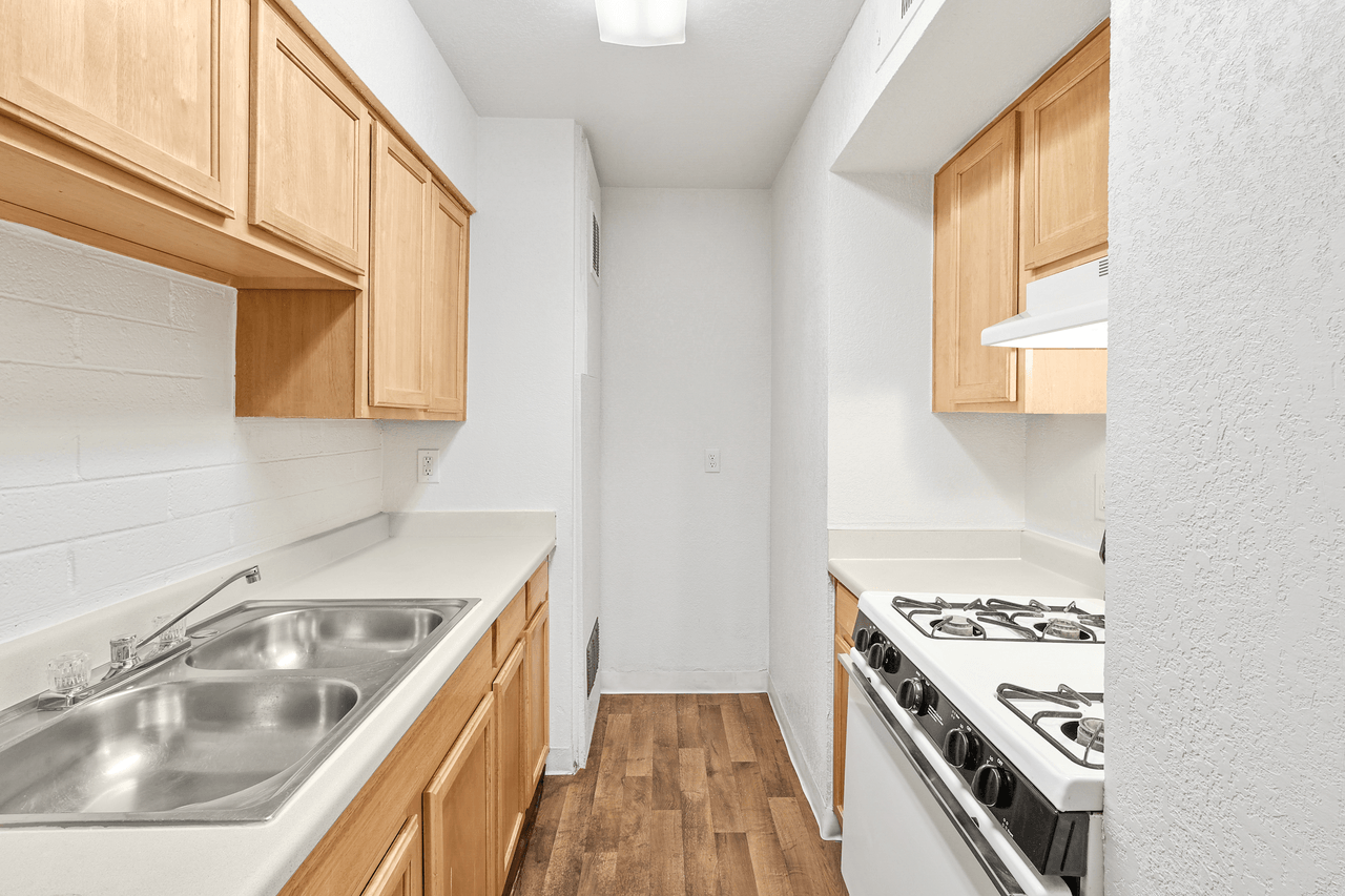 Bella Vista Apartments - Photo 2 of 21