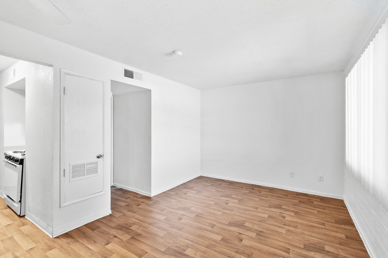 Bella Vista Apartments - Photo 6 of 21