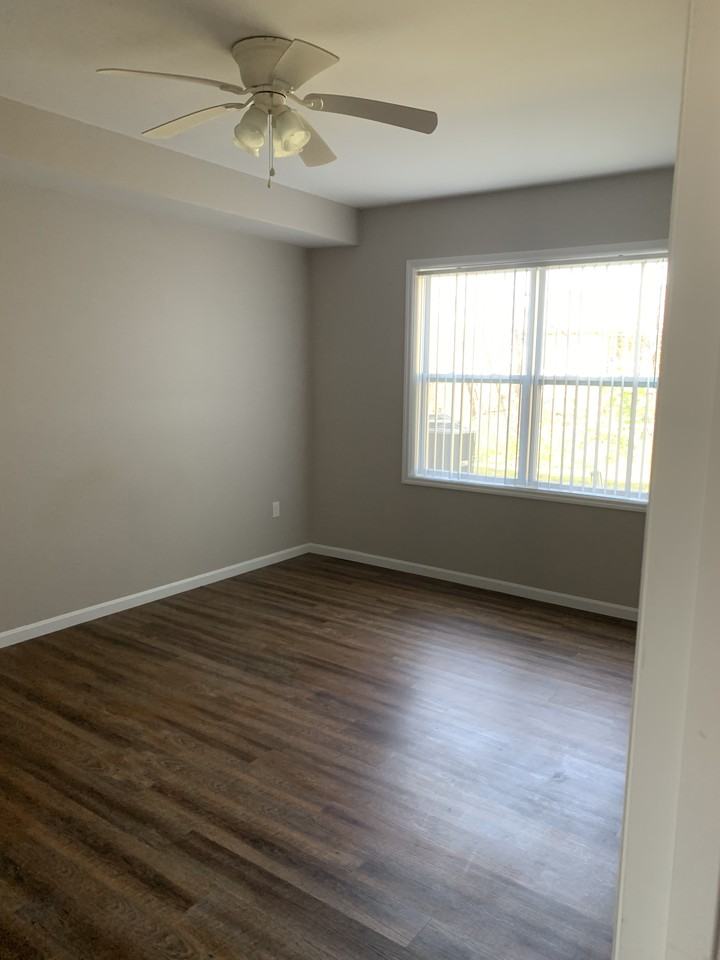 Maple Glen Apartments & Townhomes - Photo 2 of 8