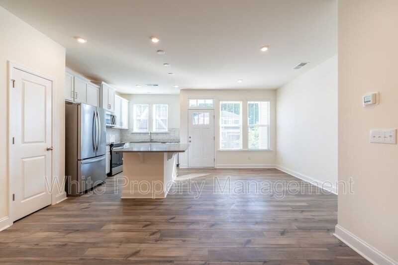 1556 Cedar Tree Dr - Photo 2 of 27