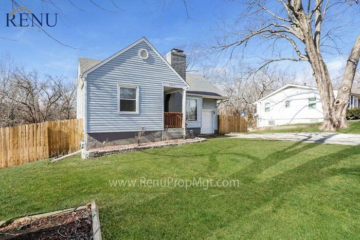 9924 Richmond Ave - Photo 2 of 17