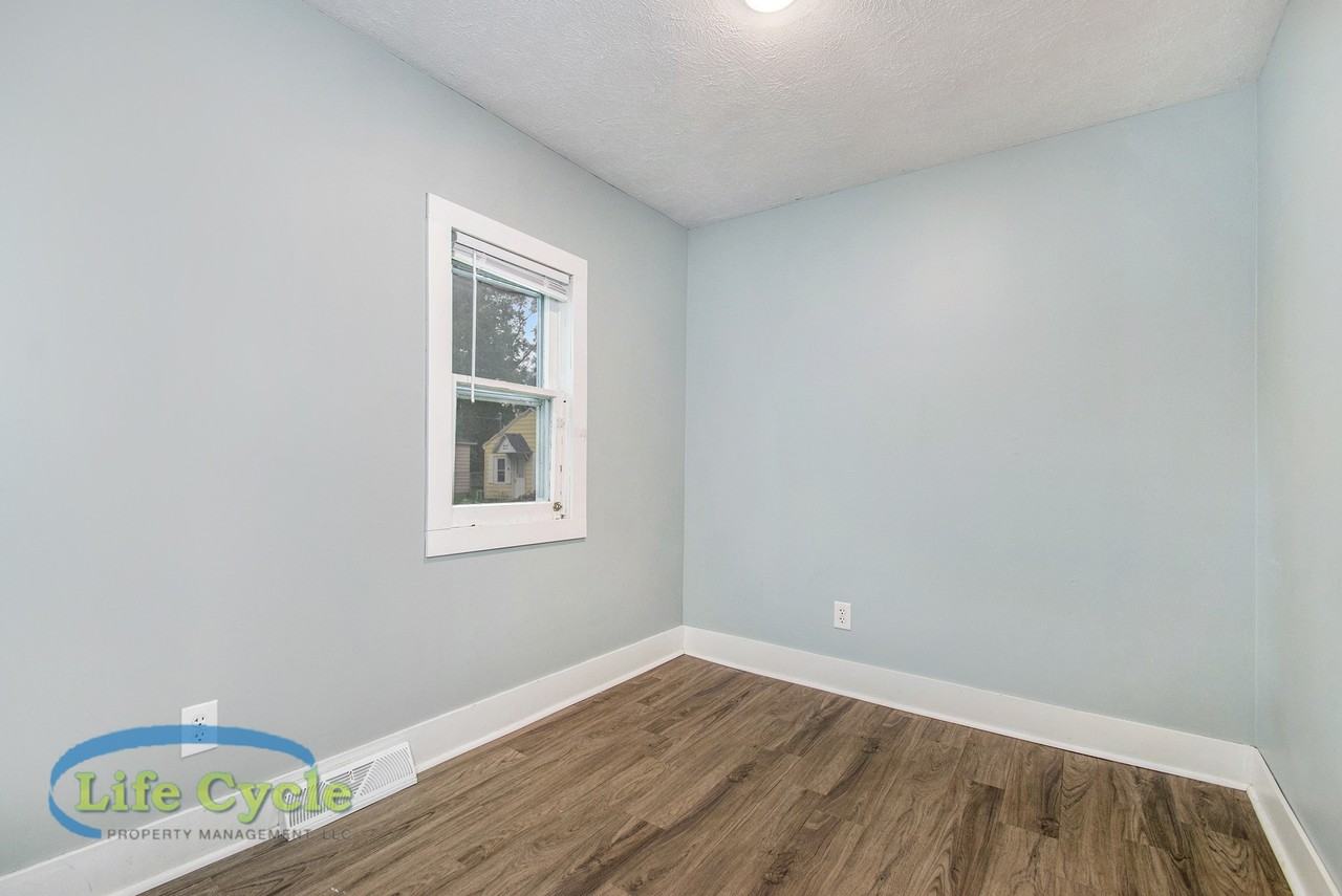 1310 Beechwood St Ne #1 - Photo 7 of 18