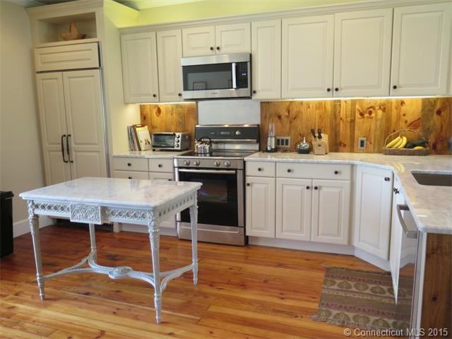 36 Rogers Ave - Photo 3 of 25