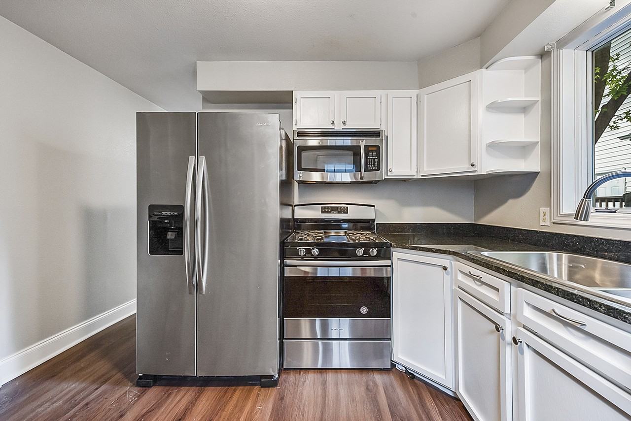 2045 Carroll Ave #2045 - Photo 4 of 8