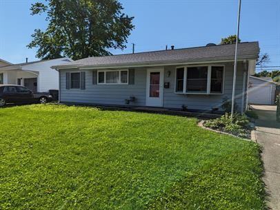 305 Newcastle Dr - Photo 3 of 13