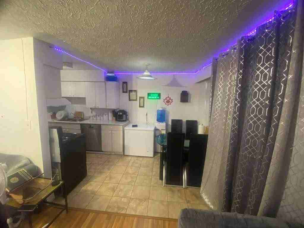 5922 Hastings Street - Photo 3 of 6