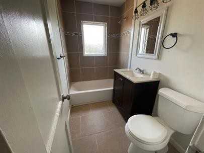 11148 Thompson Ln - Photo 2 of 12