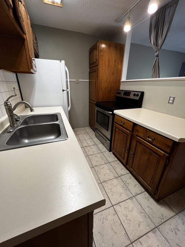 218 E 3rd St #218 - Photo 3 of 11
