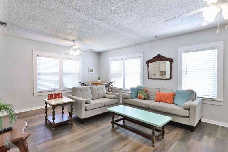 1982 Santos St - Photo 4 of 20