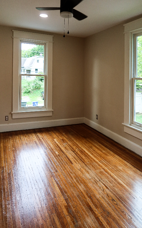 204 E Oakland Ave - Photo 3 of 10