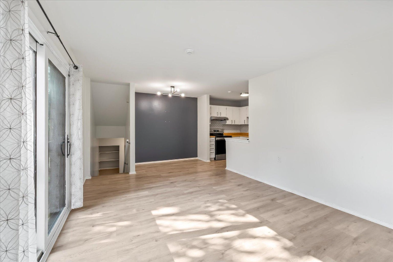 9033 N Park Plaza Ct - Photo 4 of 16