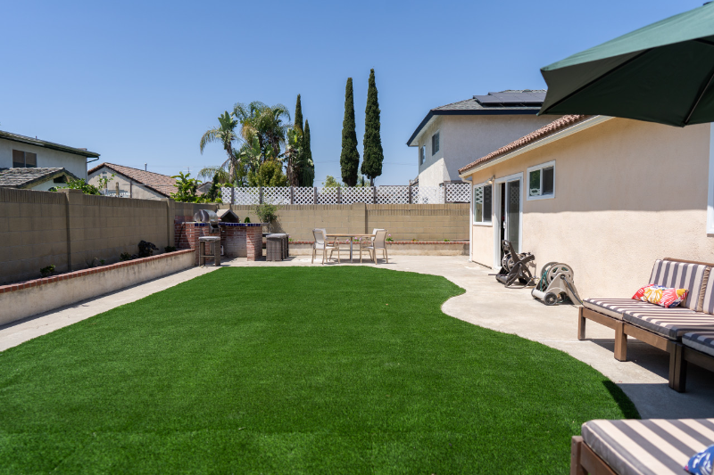 9179 Esther St - Photo 4 of 46