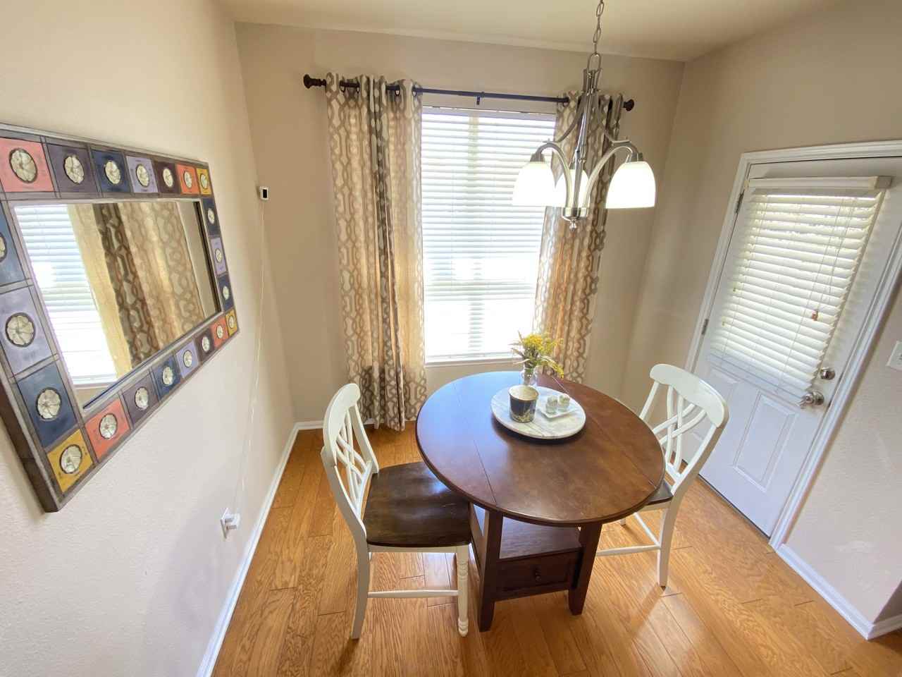 1005 Mesquite Hollow Place - Photo 3 of 13