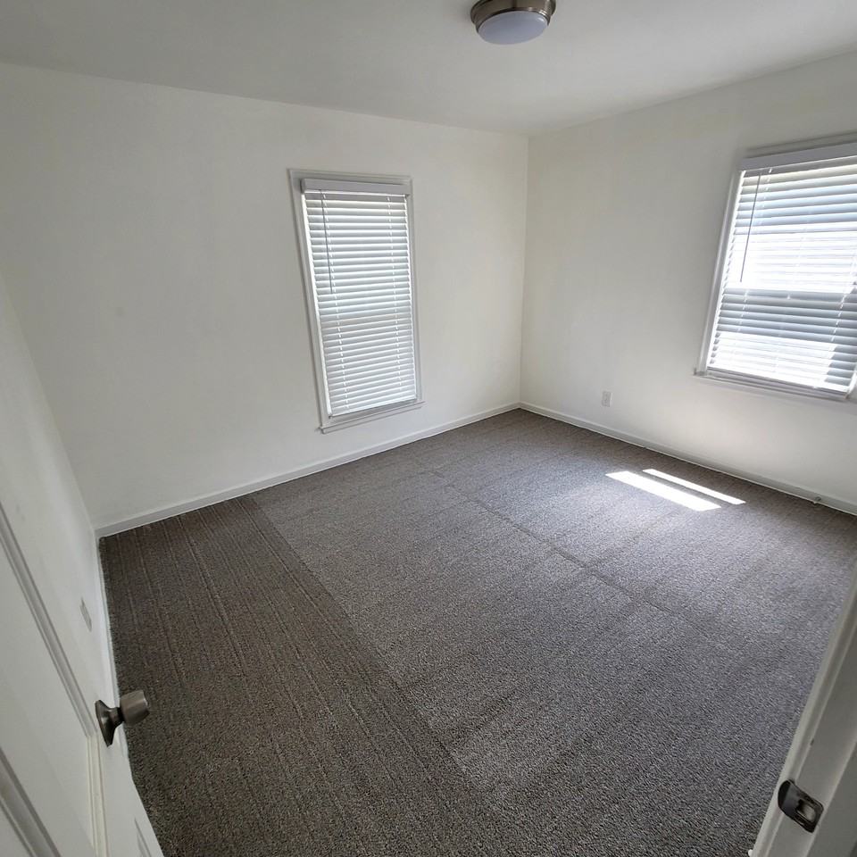 2542 23rd St #1 - Photo 6 of 12