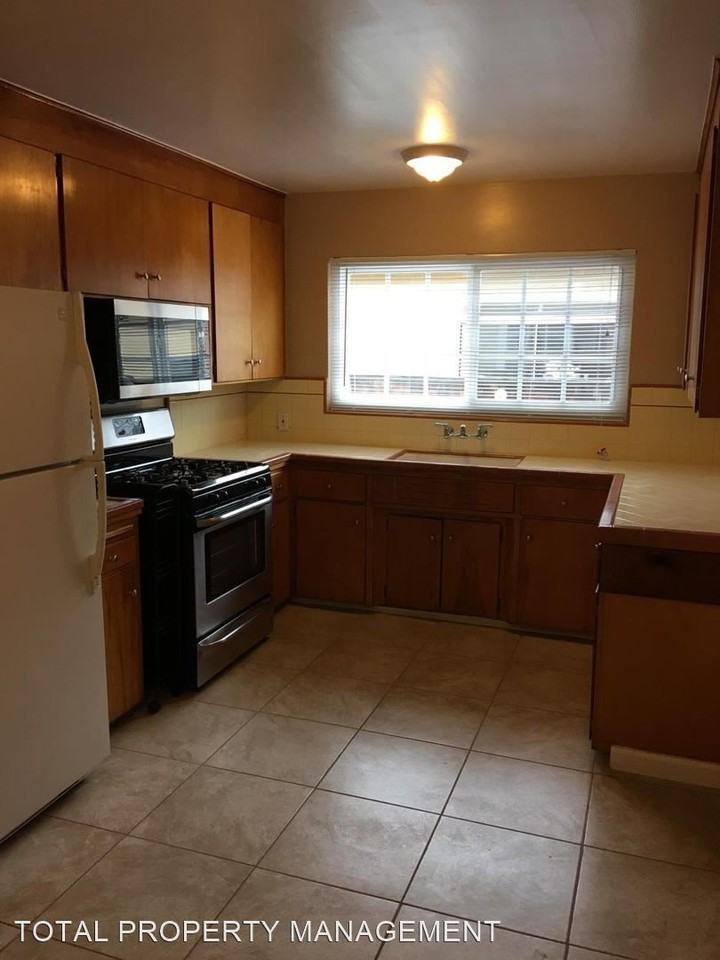 857 Corlista Dr - Photo 2 of 11
