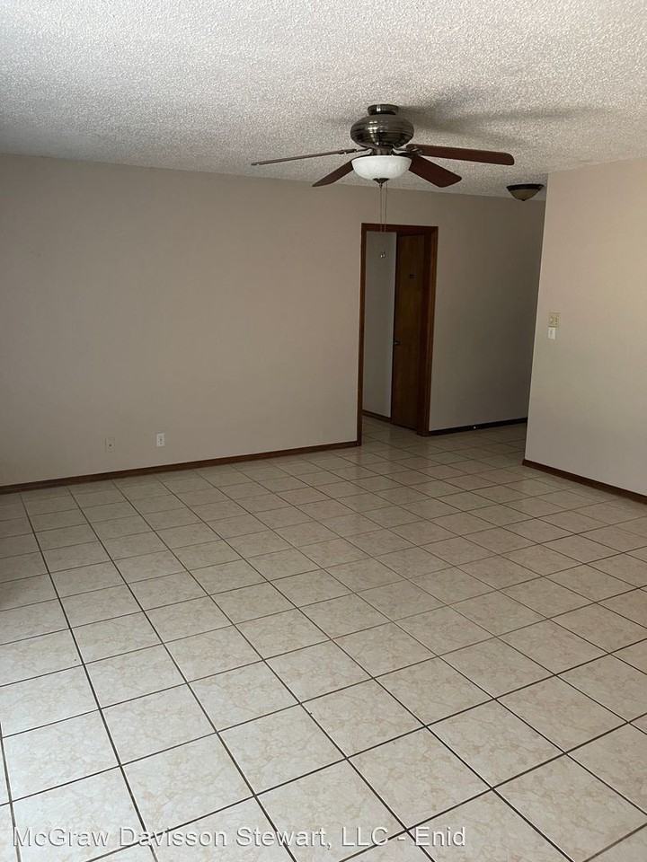 5814 Cedar Ridge Dr - Photo 3 of 13