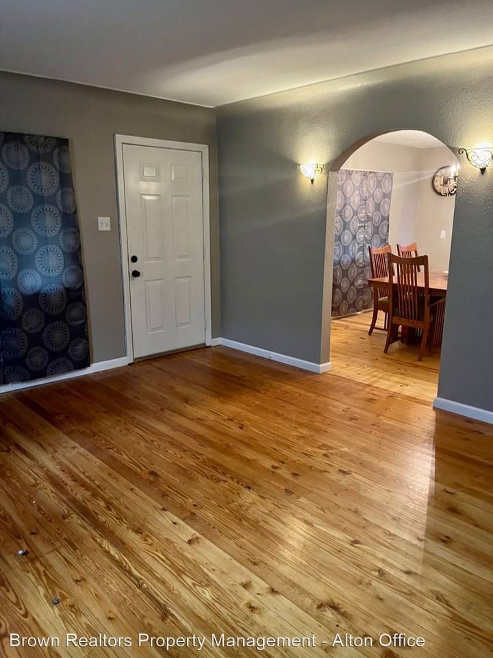 712 Washington Ave - Photo 2 of 12
