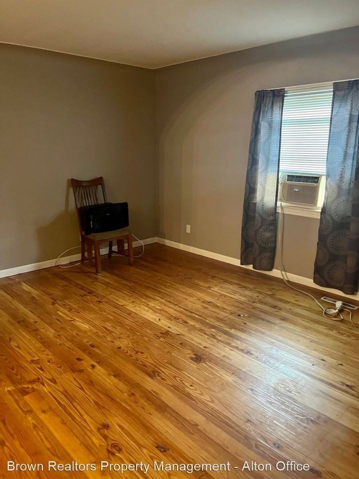 712 Washington Ave - Photo 3 of 12