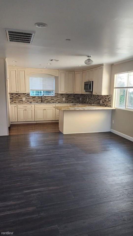 9524 Friendship Ave - Photo 2 of 9