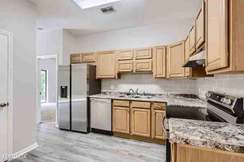 6348 Sleepy Hollow Dr - Photo 3 of 12