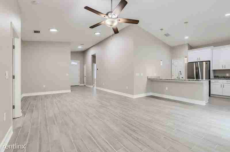 1005 E 108th Ave - Photo 3 of 12