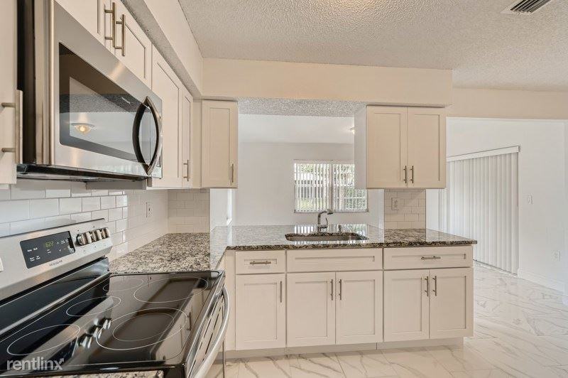 2159 Danforth Rd - Photo 3 of 11