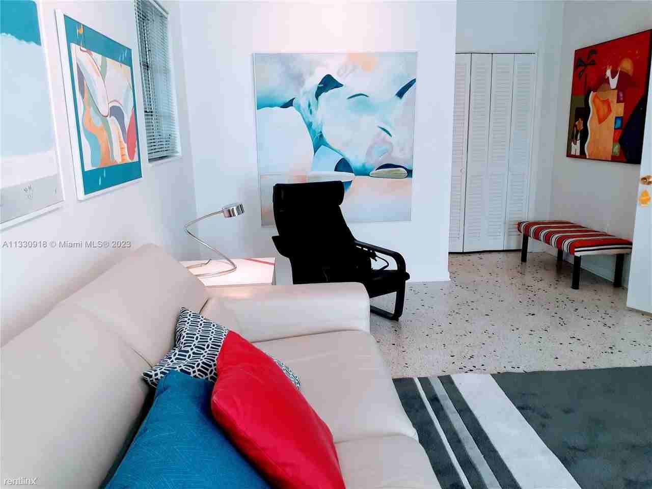 1825 Sw 19th St - Photo 3 of 24