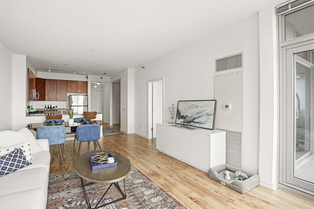730 S Clark St #1-1-5DEN - Photo 3 of 19