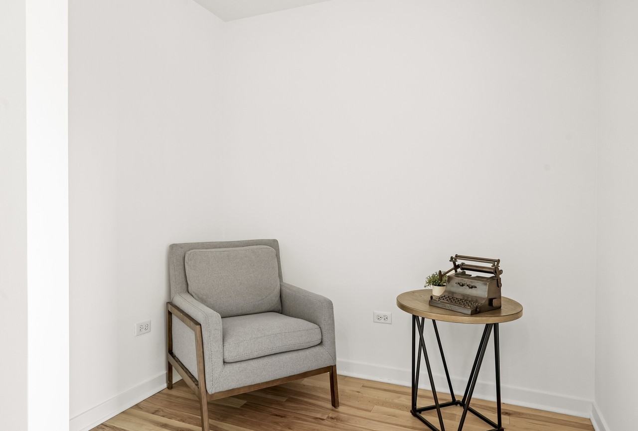 730 S Clark St #1-1-5DEN - Photo 5 of 19