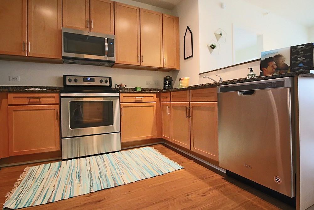 900 S Clark St #2-1 - Photo 3 of 22