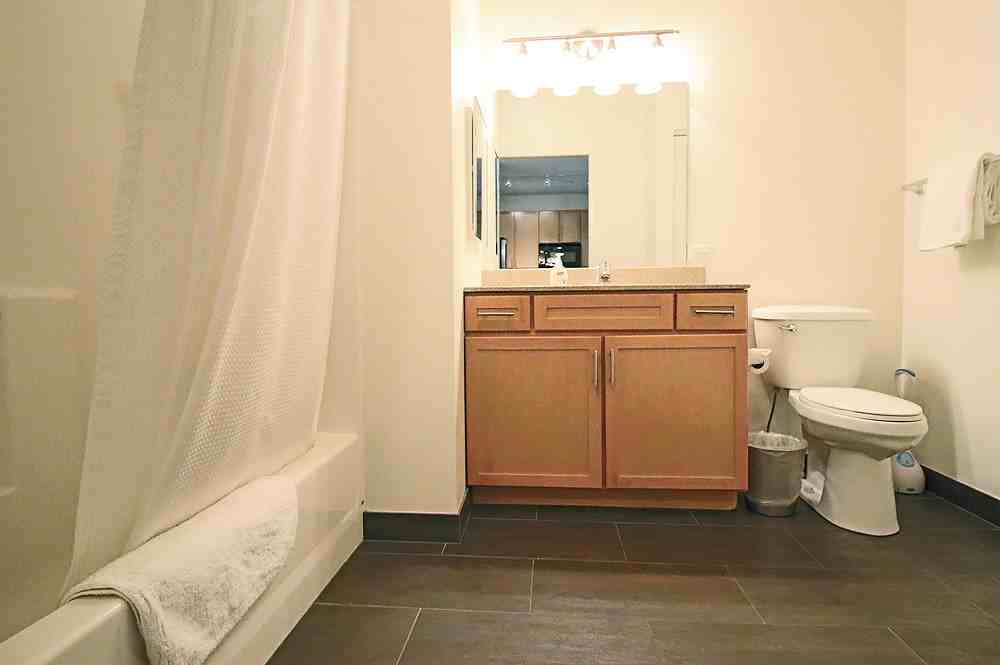 900 S Clark St - Photo 5 of 26