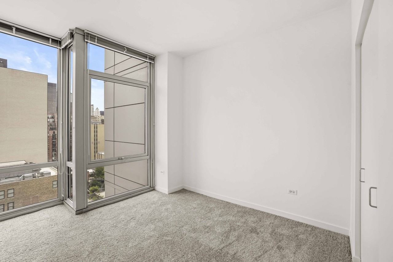 730 S Clark St #2-2 - Photo 5 of 25