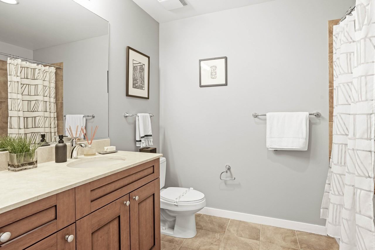 730 S Clark St #1-1 - Photo 5 of 19