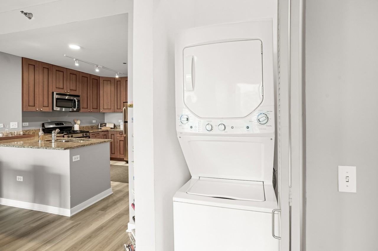 730 S Clark St #1-1 - Photo 7 of 19