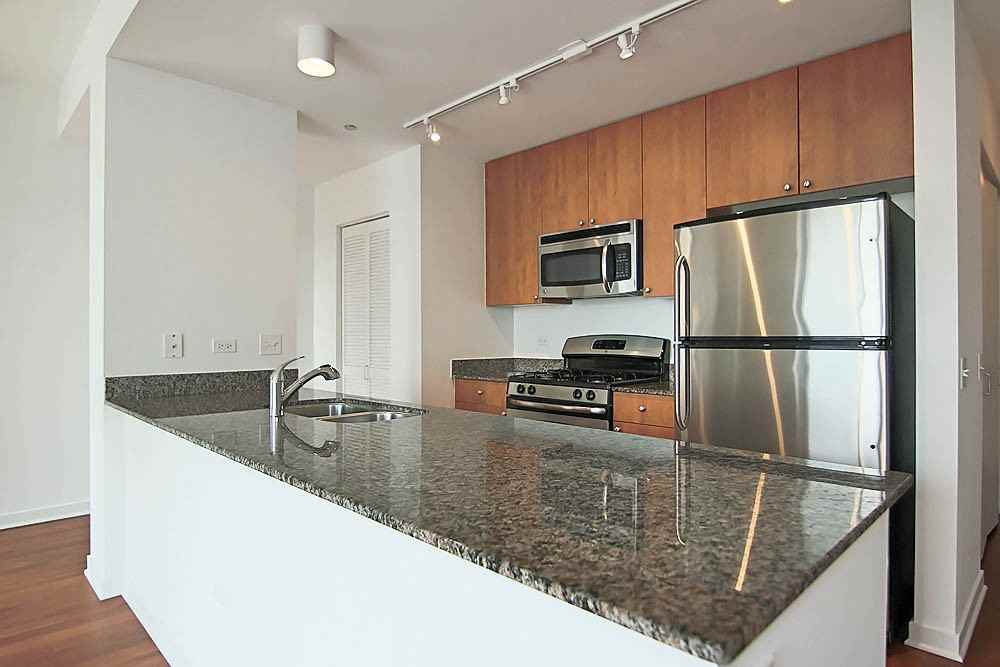 730 S Clark St #1-1 - Photo 5 of 19