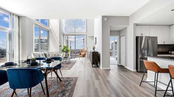 featured image of 730 S Clark St