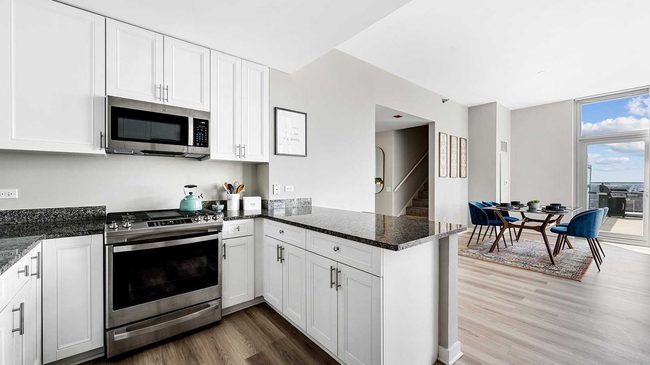 730 S Clark St #2-3DENPH - Photo 3 of 20