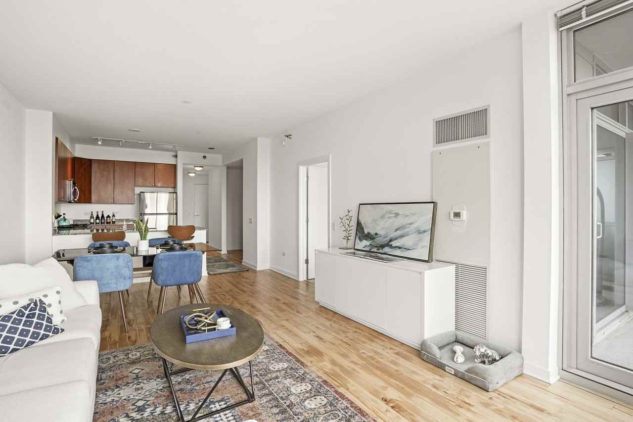 730 S Clark St #1-1-5 - Photo 2 of 24