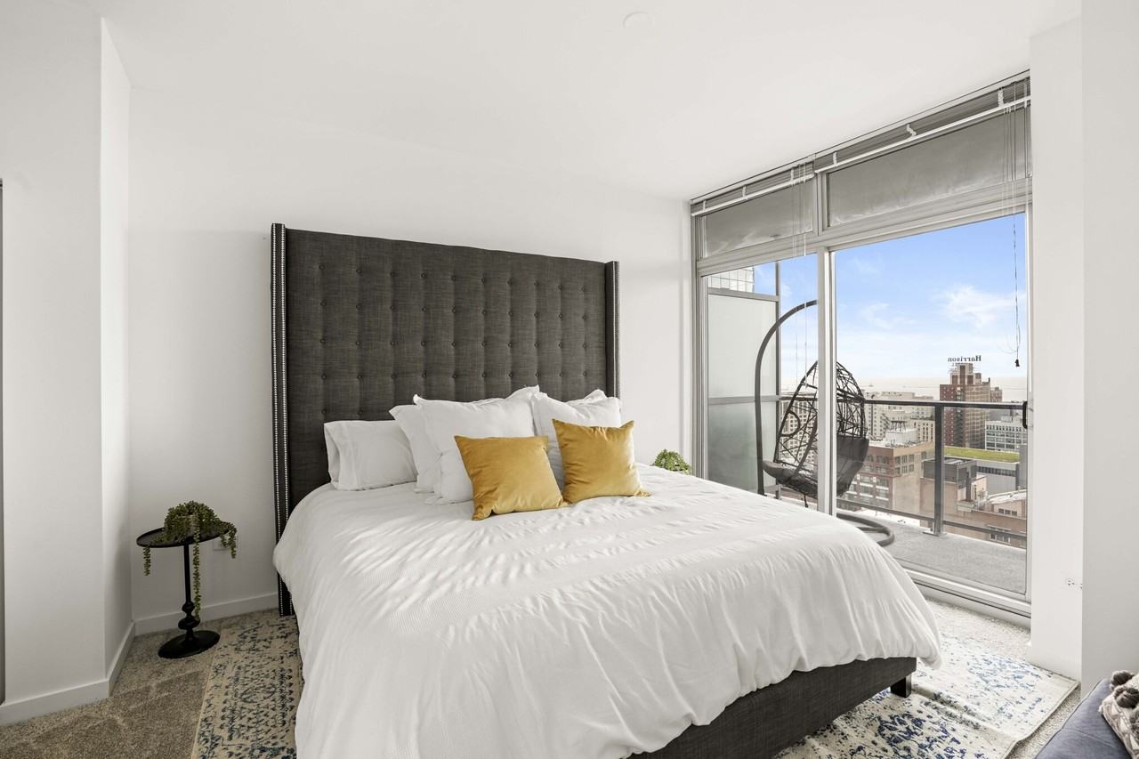 730 S Clark St #1-1-5 - Photo 7 of 24