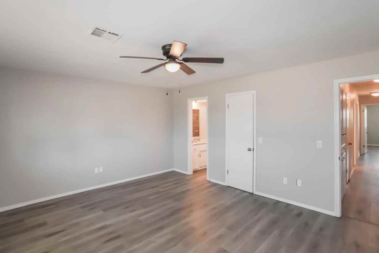 16 Sw 65th St - Photo 3 of 16