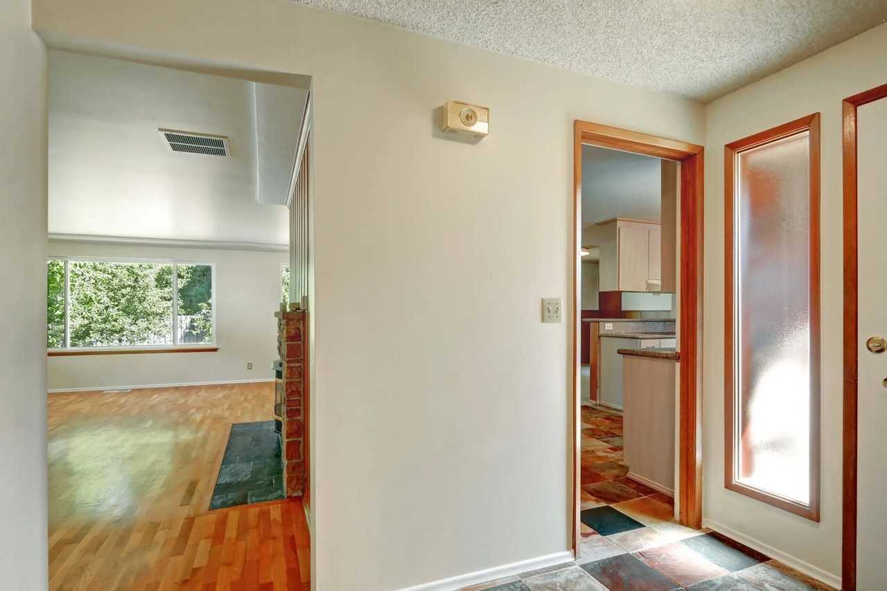 23801 111th Pl W - Photo 3 of 28