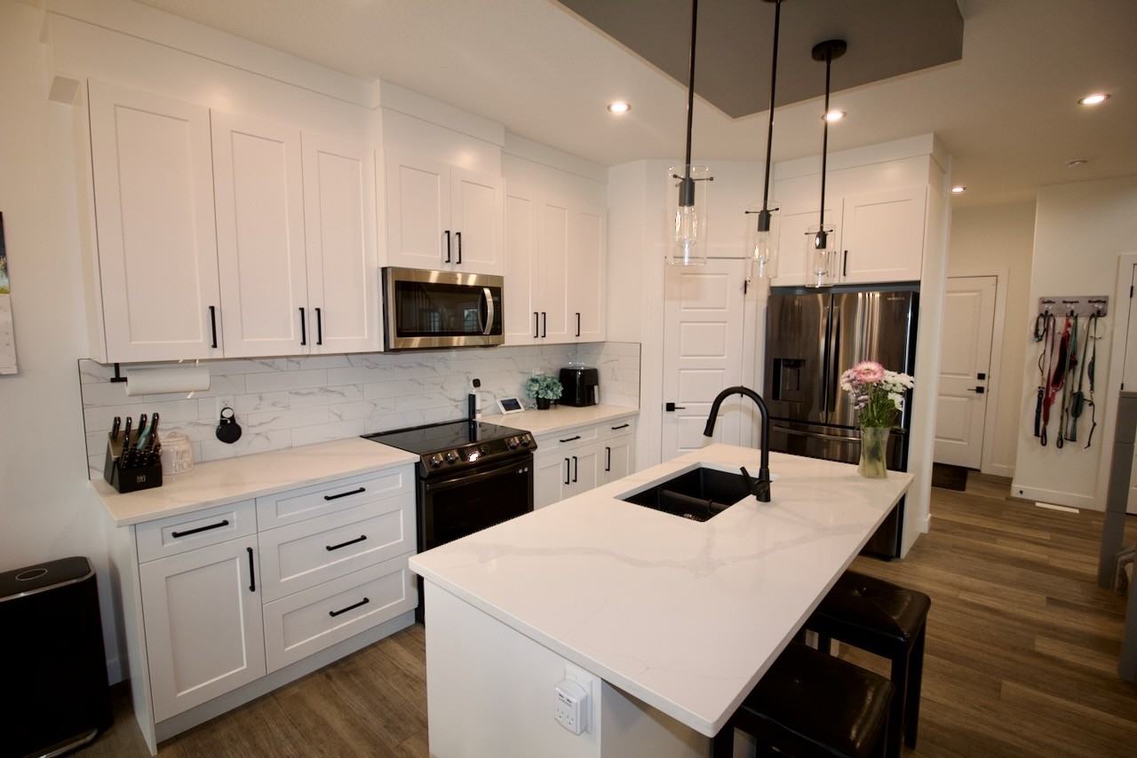 103 Elm St - Photo 4 of 35