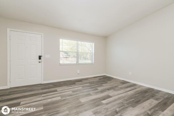 16206 Villa Dr - Photo 3 of 16